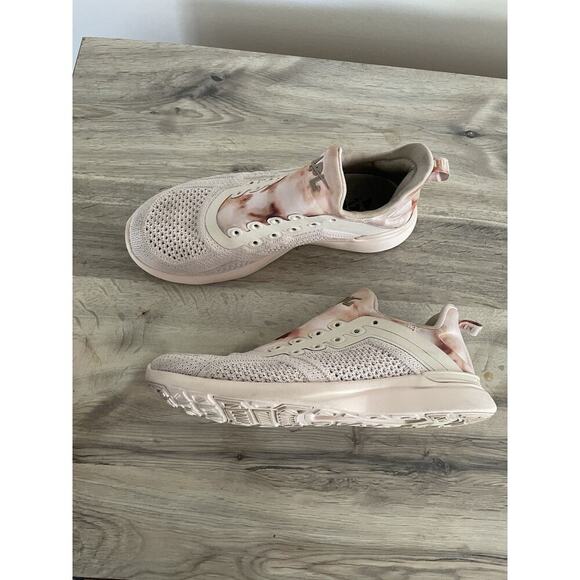 APL TechLoom Tracer Sneaker in Warm Silk & Almond Tie Dye pink size 7 women - Picture 4 of 9